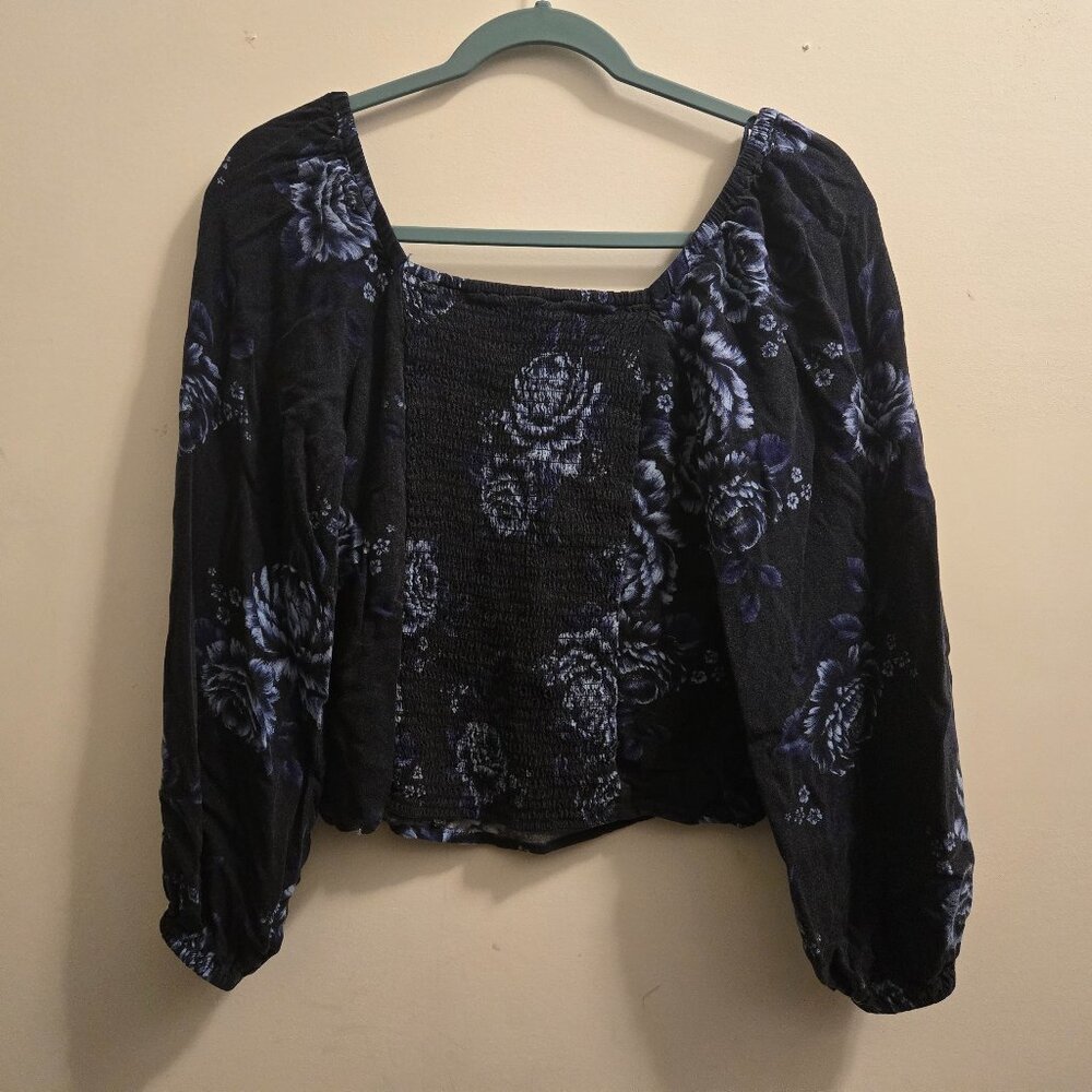 Old Navy Small Puffer Top